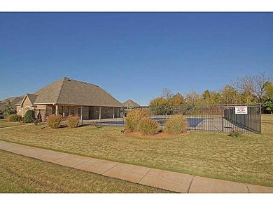 19705 Rambling Creek Dr, Edmond, OK 73012 - photo 4