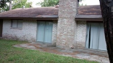 8422 Garden Parks Dr, Houston, TX 77075 - photo 2