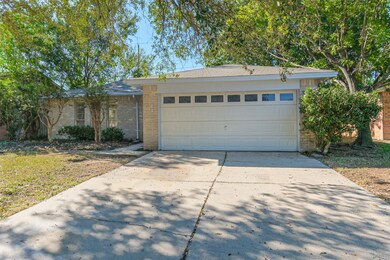 13715 Fieldstone Dr, Houston, TX 77041 - photo 2