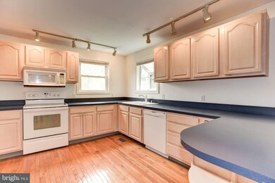 7349 Gaither Rd, Sykesville, MD 21784 - photo 6