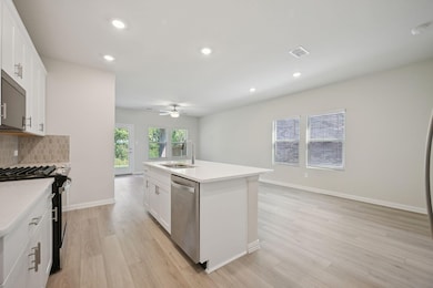 608 Clover Creek Dr, McKinney, TX 75071 - photo 4