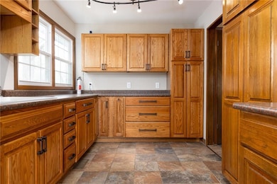 7216 Mastin St, Shawnee, KS 66203 - photo 7