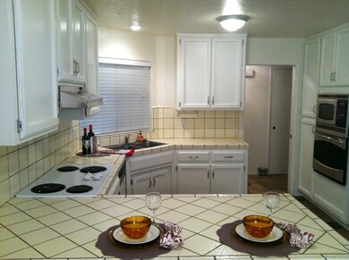 3995 RIVERVIEW 001