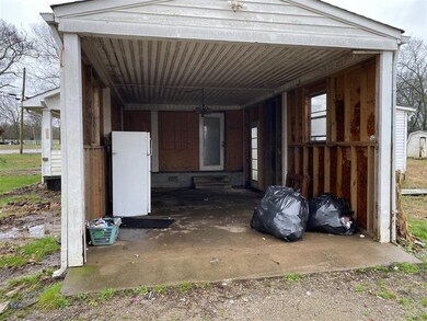 5145 Lewis Branch Rd, Tennessee Ridge, TN 37178 - photo 4