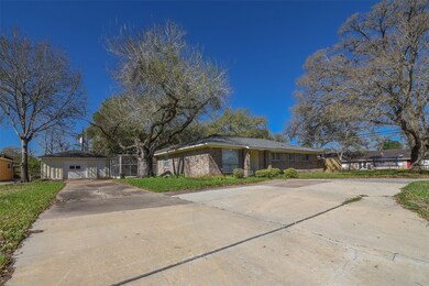 1704 Laurel Oaks Dr, Richmond, TX 77469 - photo 2