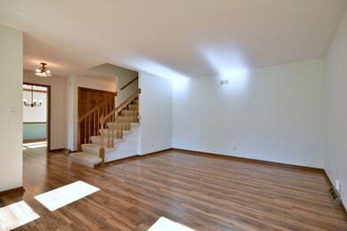 809 Biltmore Ct, Naperville, IL 60563 - photo 5