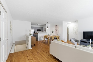 738 Parkbluff Way unit 738, Lewis Center, OH 43035 - photo 5