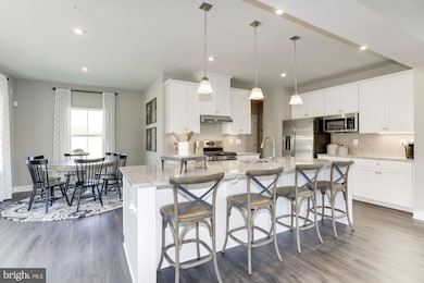 320 Spring Ln, York, PA 17406 - photo 3