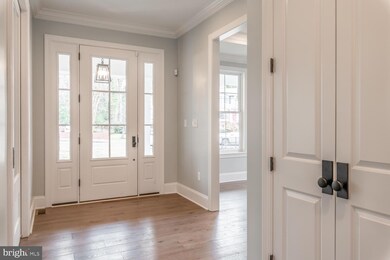 1208 Trinity Dr, Alexandria, VA 22314 - photo 2