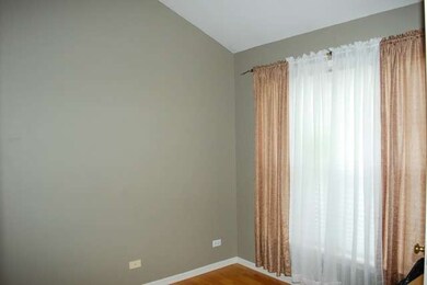 1003 York Cir, Carpentersville, IL 60110 - photo 4