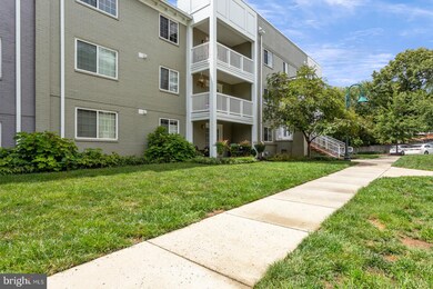4191 S Four Mile Run Dr unit 104, Arlington, VA 22204 - photo 5