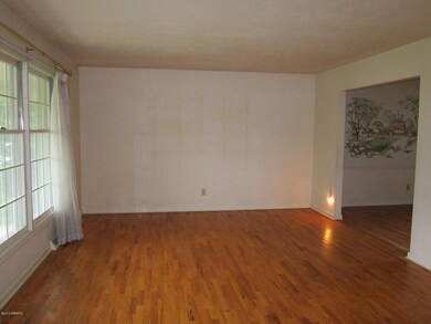 living room 2, Winchell
