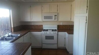 14430 Crest Dr, Victorville, CA 92395 - photo 3