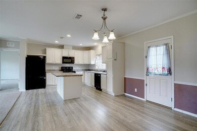 192 Northwoods Ct, Azle, TX 76020 - photo 6