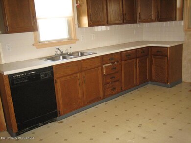 493 Vaughn St, Luzerne, PA 18709 - photo 2