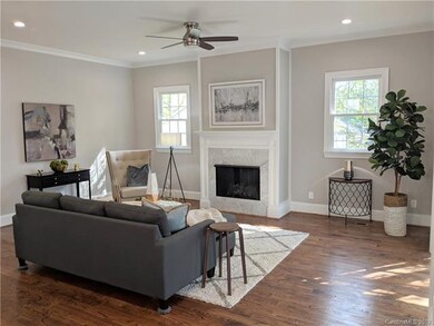 FAMILY ROOM WITH VENTLESS GAS LOGS