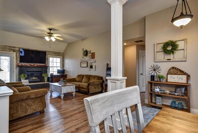 1349 W Kent Cir-4