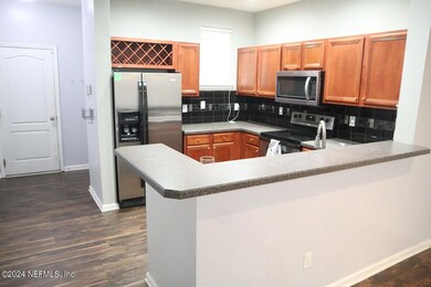 8860 Grassy Bluff Dr, Jacksonville, FL 32216 - photo 3