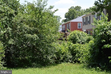 5651 Fenwick Dr, Alexandria, VA 22303 - photo 7