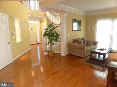 7660 Henry Knox Dr, Lorton, VA 22079 - photo 4