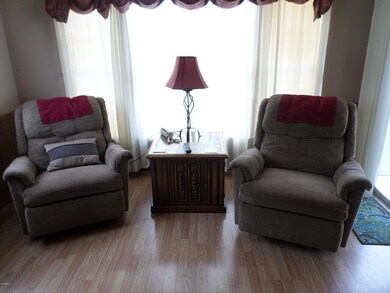 LIVING ROOM RECLINERS