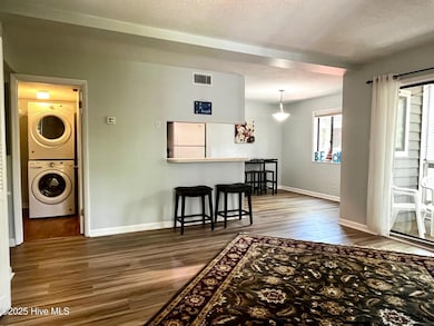 07- Living Room