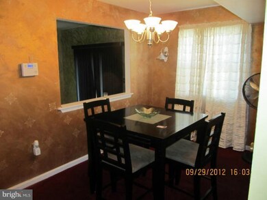 927 Central Hills Ln, Hyattsville, MD 20785 - photo 2