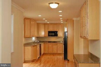 1113 Cottage St SW, Vienna, VA 22180 - photo 2