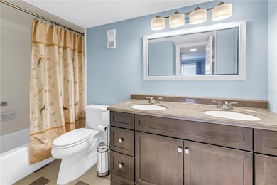 Yorkshire House unit 611, Saint Petersburg, FL 33715 - photo 4