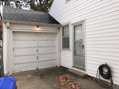 2024 SW Stone Ave, Topeka, KS 66604 - photo 2