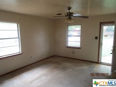 104 North Dr, Copperas Cove, TX 76522 - photo 2