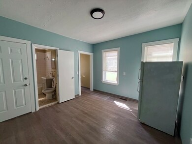 25 Oakland Ave unit 1R, Everett, MA 02149 - photo 5