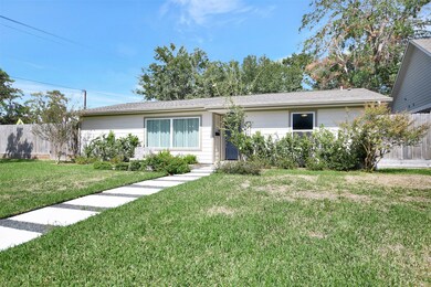 1748 Nina Lee Ln, Houston, TX 77018 - photo 2