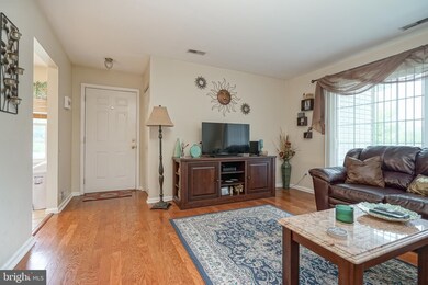 303 Firethorne Ct unit 303, Sewell, NJ 08080 - photo 4