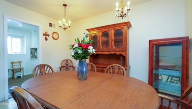 172 W Yucca St, Oxnard, CA 93033 (Dining