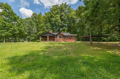 1513 Nc Highway 62 W, High Point, NC 27263 - photo 4
