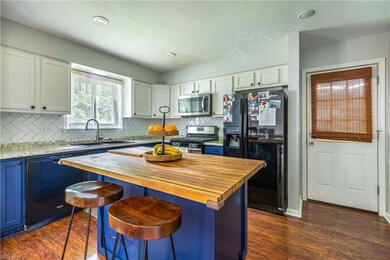 883 W Shore Blvd, Sheffield Lake, OH 44054 - photo 7