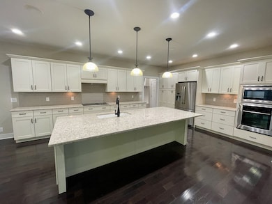 104 Peacock St, Bell Buckle, TN 37020 - photo 2