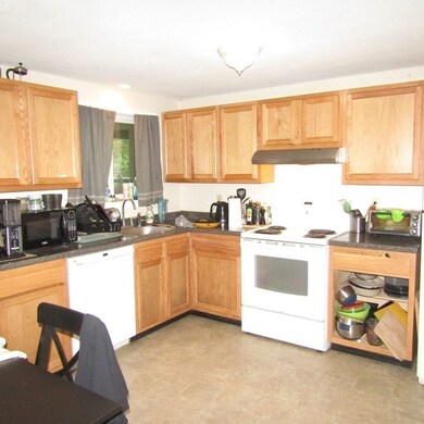 25 Hickory Ln, Amherst, MA 01002 - photo 4