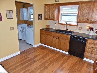 1681 Mapledale Rd, Wickliffe, OH 44092 - photo 6