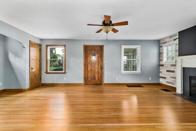 580 Salisbury Rd, Columbus, OH 43204 - photo 3