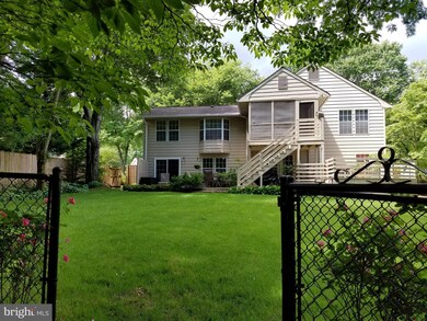 12214 Guinevere Rd, Glenn Dale, MD 20769 - photo 4