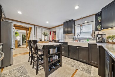 16 Ridge St, Nashua, NH 03064 - photo 4