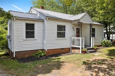 335 Hall Dr, Asheboro, NC 27205 - photo 2