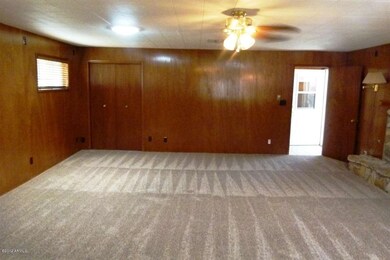 Family room 3