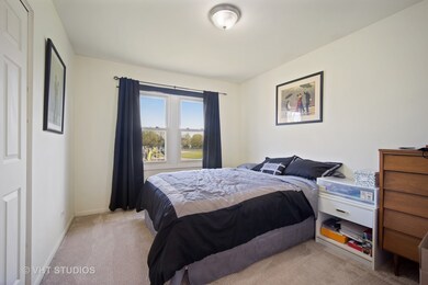 241 Osage Ln, Buffalo Grove, IL 60089 - photo 4