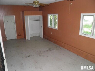 5125 W 49th St, Davenport, IA 52806 - photo 5