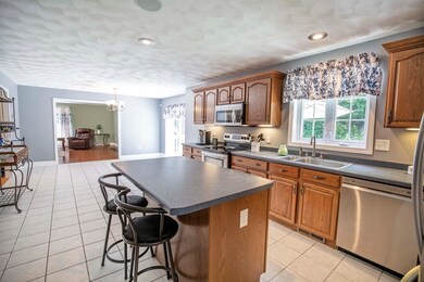 9 Partridge Cir, Salem, NH 03079 - photo 4