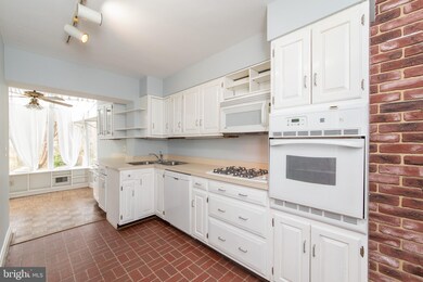 6512 Loch Hill Rd, Baltimore, MD 21239 - photo 4