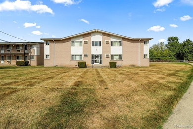 Harrison Street Apartments, Lincoln Park, MI 48146 - photo 2